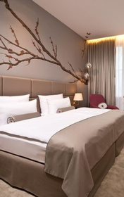 Weekend in Crowne Plaza Berlin Potsdamer Platz with Dining Experience 176//280